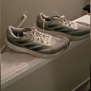 Adidas Men’s Light Gray and White Running Trainers